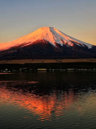 Discover Lake Yamanaka and Mt. Fuji: Top Hotels and Hidden Gems